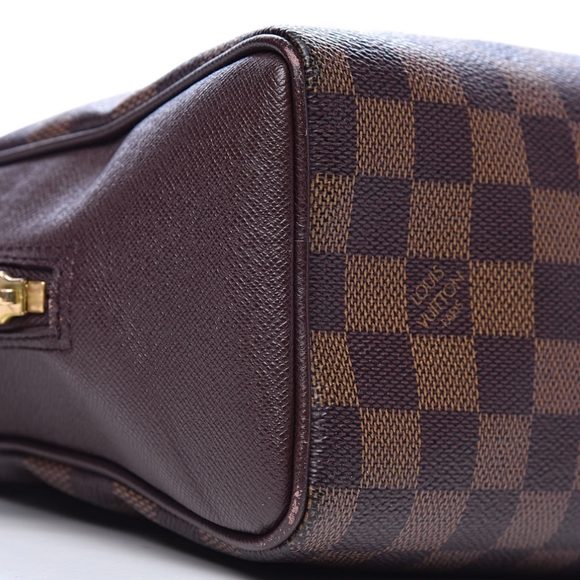 Louis Vuitton - Picture 5 of 7